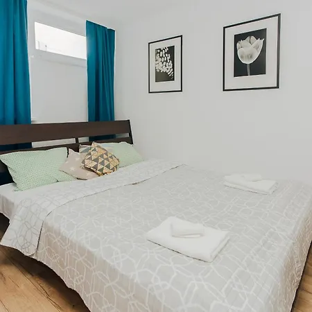 Shortstaypoland Grzybowska * Warszawa